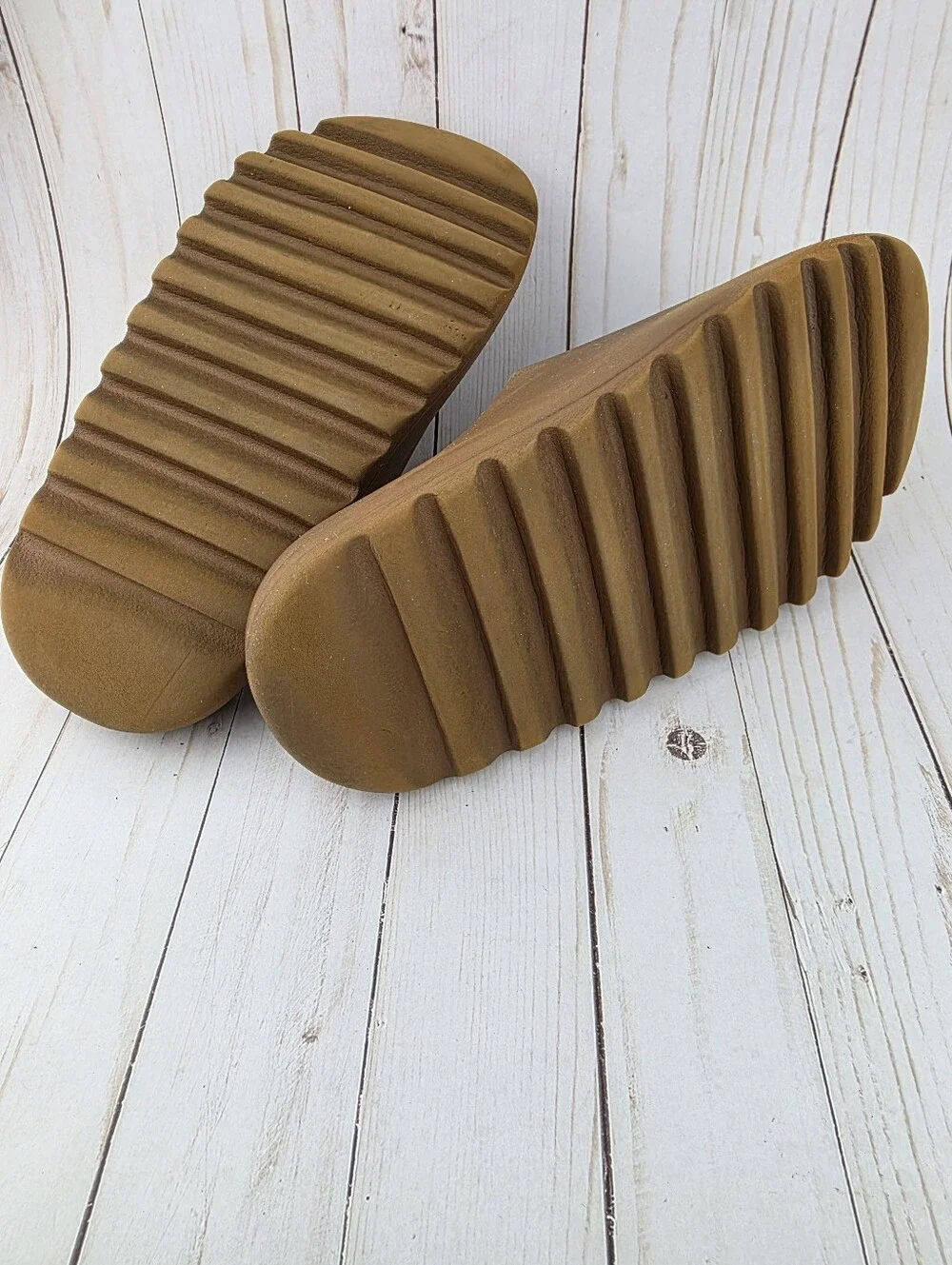 Adidas Yeezy Slides Flax Men’s size 11